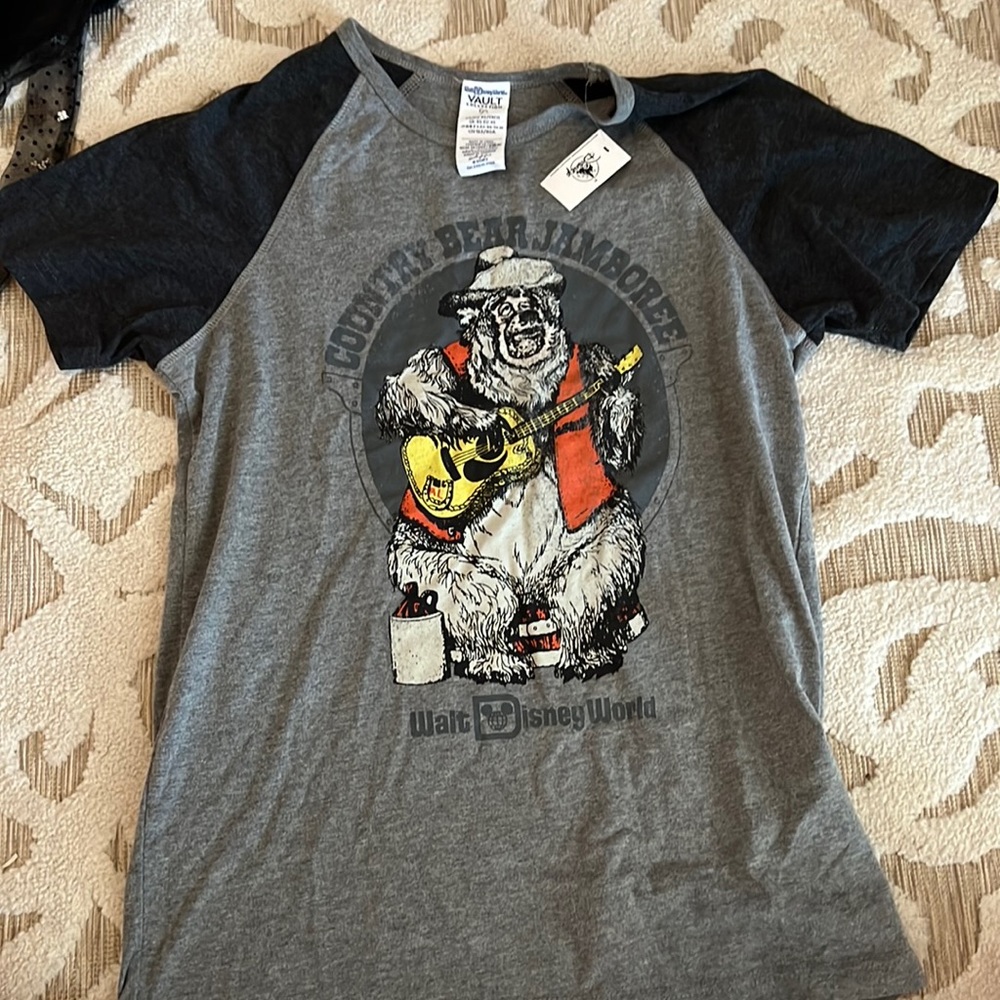 Disney vault collection - Country Bear Jamboree t-shirt - size xs